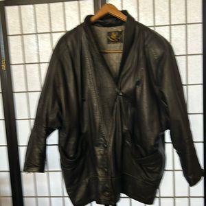 Vintage XL wom 100 % leather bomber jacket by Creazione In Pelle, Women's L.